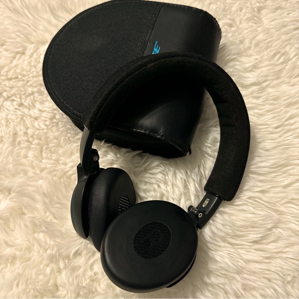 Bose Soundlink On Ear Wireless Headphones - Black